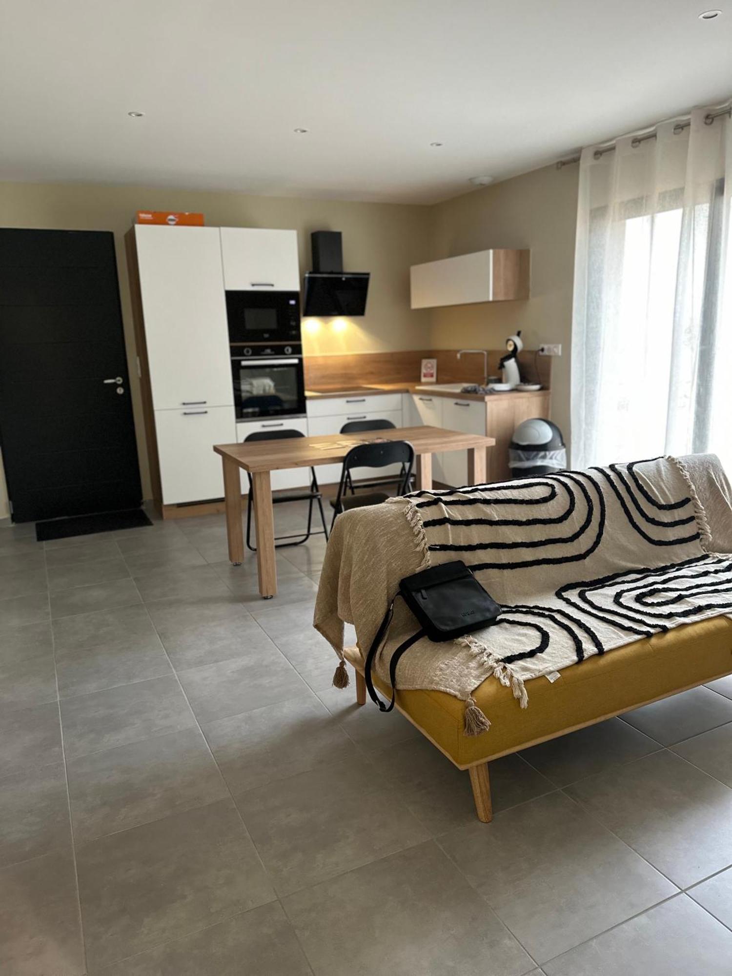 Maison T3 Dans Un Village Calme Saint-Mitre-les-Remparts 외부 사진